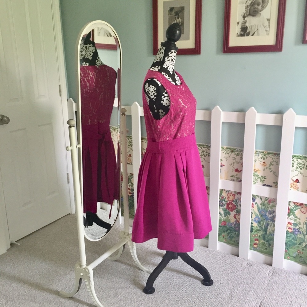 Fuchsia sleeveless dress.